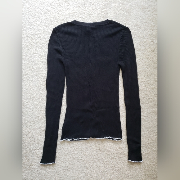 H&M Black Top with White Trimming - Picture 2 of 3